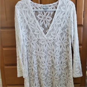 Like new J. valdo floral white swim cover up S